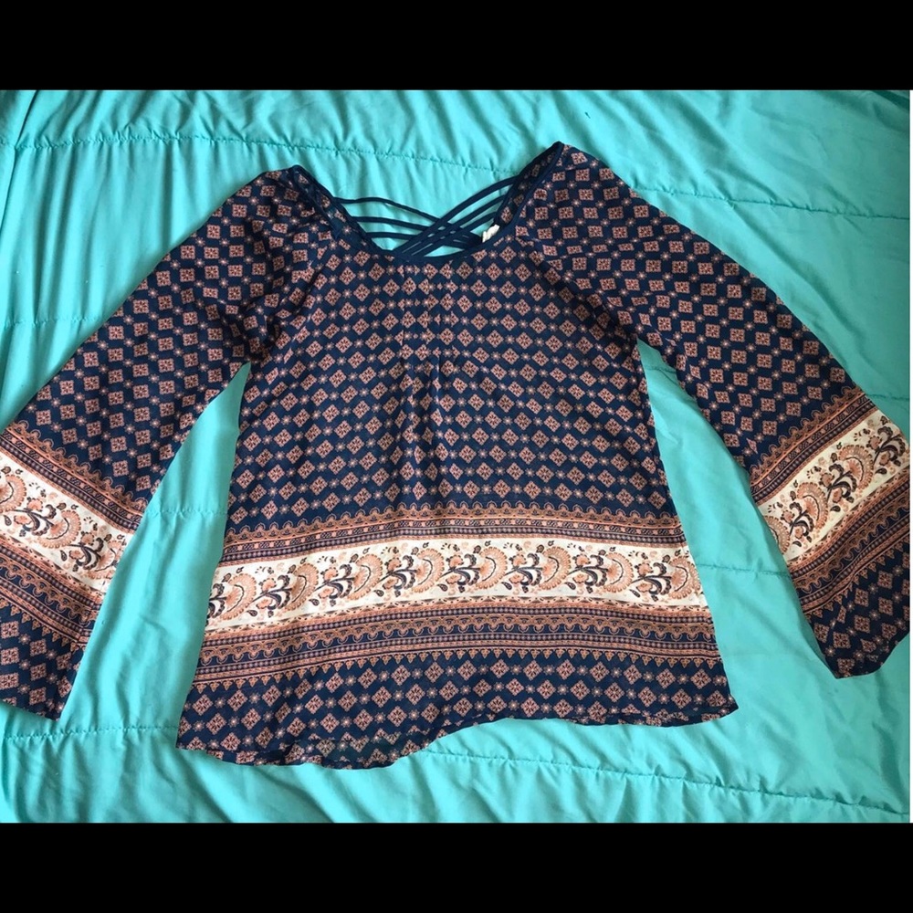 5/$25 FINAL SALE 💵 See through long sleeve!!💛